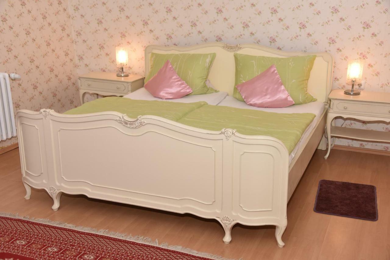 Gutshaus Darsikow Hotel Buitenkant foto